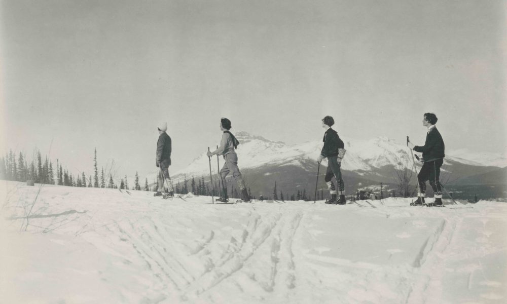 Banff Winter Carnival : Ski Race on the High Trailes, with Mt. Hector looking on